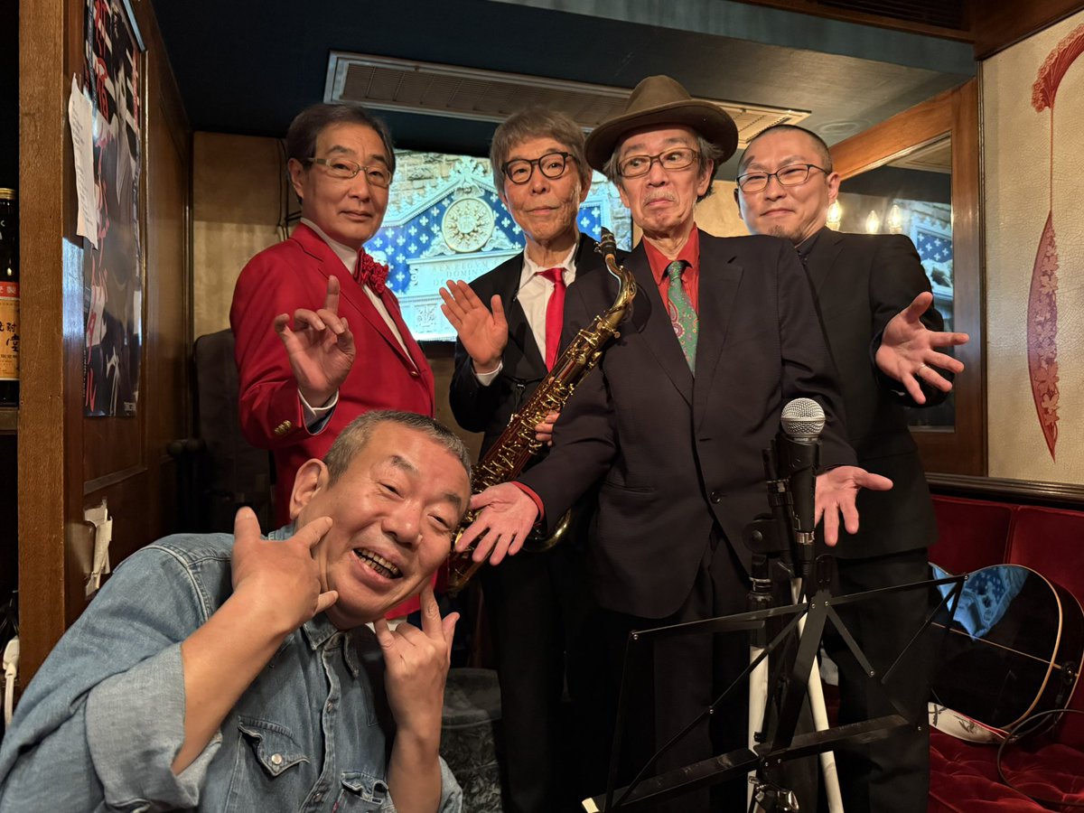 akitablues's tweet image. 🎷ペーソス歳末おライブショー‼︎🎸
御来店のみなさま、お寒い中をありがとうございました。
ペーソスのみなさま、路地うなじちゃま、素敵なショーをありがとうございました✨
(キャサリン)