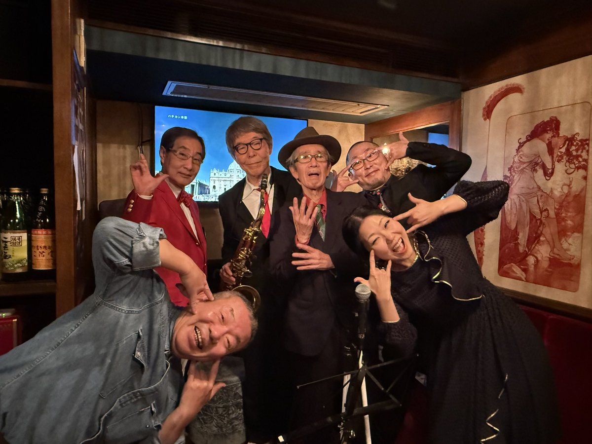 akitablues's tweet image. 🎷ペーソス歳末おライブショー‼︎🎸
御来店のみなさま、お寒い中をありがとうございました。
ペーソスのみなさま、路地うなじちゃま、素敵なショーをありがとうございました✨
(キャサリン)