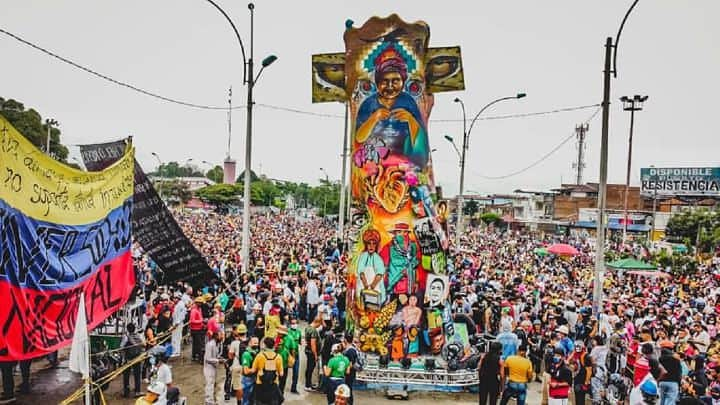 dandressilva01's tweet image. Quemaron el país porque un político prometió acabar el 4x1000.

Ese mismo político va a imponer el 5x1000 y nadie quemará las calles.