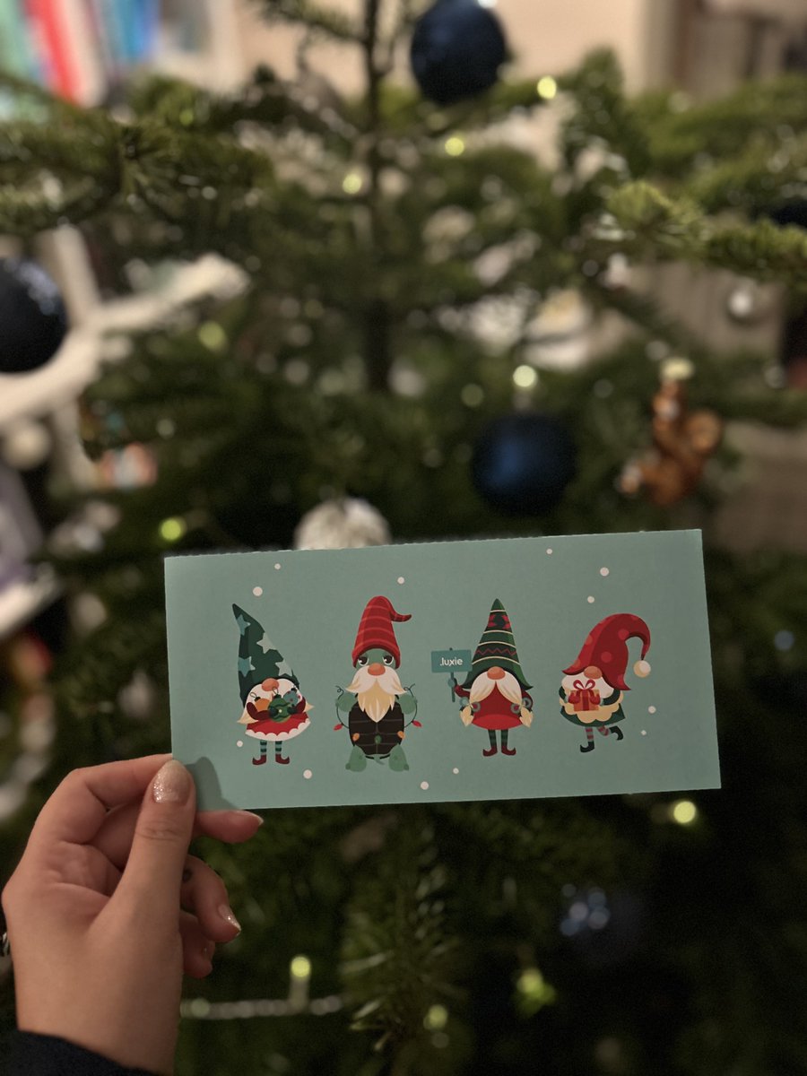 Dneska jsem si ze schránky vyzvedla krásné osobní PF od <a href="/LuxieSro/">luxie</a>, které mi vyvolalo úsměv na tváři 🩵☺️

Tak bych vám jen všem chtěla říct, že radovat se z maličkostí je důležité. A vybírat si pečlivě své internetové společníky je ještě důležitější.