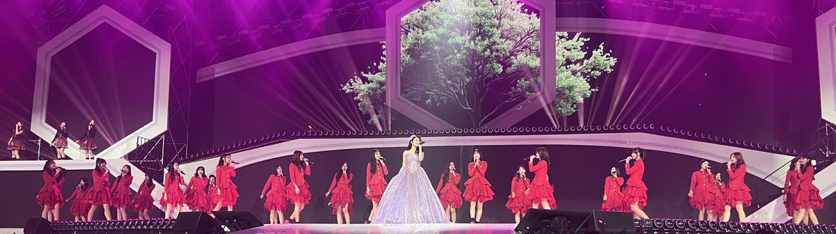 officialJKT48's tweet photo. M40 Kelopak-Kelopak Bunga Sakura - Sakura no Hanabiratachi #JKT48TheFirstSnow https://t.co/WqEVITjWeG
