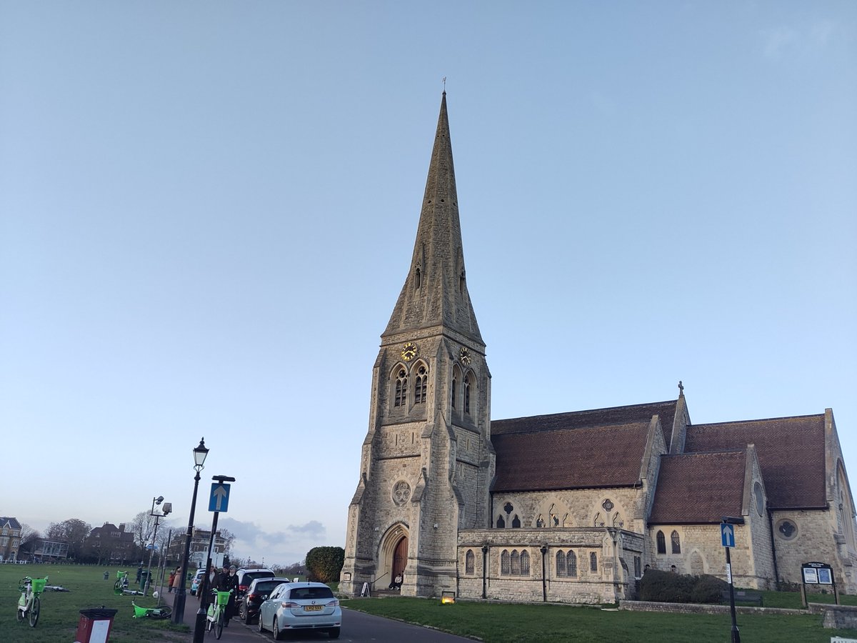 MusicSurrounds's tweet photo. Blackheath looking absolutely gorgeous! Rehearsal sounding great! Looking forward to our concerts at 6 and 8pm tonight! Come and join us for our final concerts of the year 🌟💖🎉https://t.co/CsGUQKGlqL https://t.co/vHQAjQ6qfK