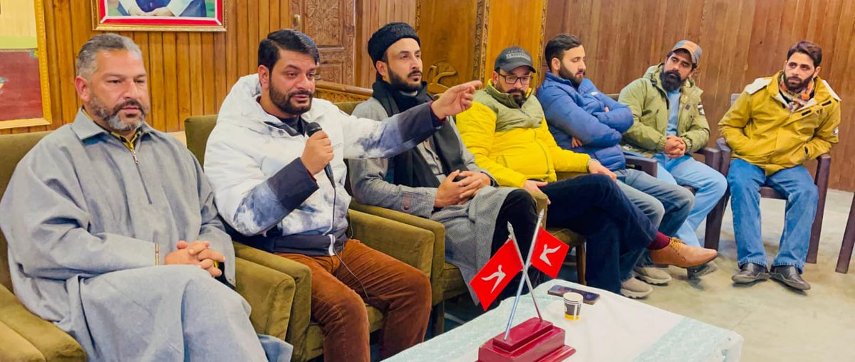Mir_Mushtaq_'s tweet photo. Had a great day at office with my colleagues. It was an amazing interaction &amp; sharing of ideas for our future course of work. It's always overwhelming to hear from young, hardworking &amp; wise people who have very long way to go in public life inshallah.
@JKNC_ 
@YNCJK https://t.co/zs2YHDfx7d