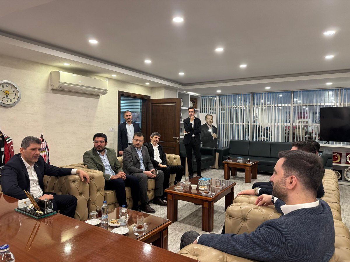 Antalya Gençlik Kollarımızı ziyaret eden ve il başkanlığımızda ağırladığımız;
Genel Merkez Gençlik Kolları Teşkilat Başkanımız Sayın Osman Nuri Nazlıer’i, Teşkilat Başkan Yardımcımız Ömer Faruk Demirel’i, ve Teşkilat Başkan Yardımcımız Mehmet Şişman’ı ağırladık. 

<a href="/osmannazlier/">Osman Nuri Nazlıer</a>