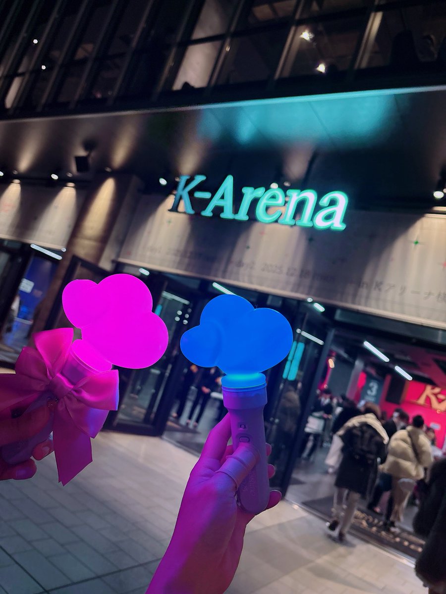 eri__ka_'s tweet photo. MACOfamのももちゃんとかなやんのXmas Live🎄.*参戦してきた♥️
お席遠かったのくやしい🥺！
次こそアリーナ!!✨️ https://t.co/EuVaCZ1ZG4