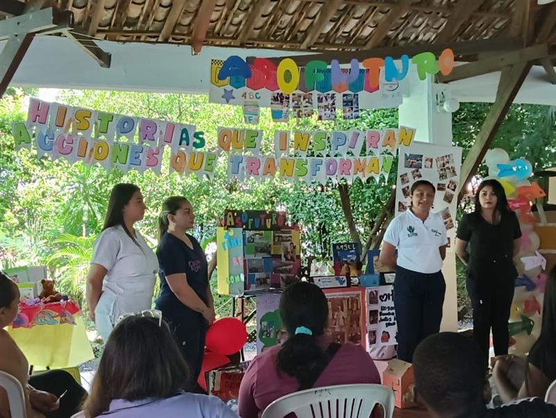 ICBFColombia's tweet photo. 📍#BienestarValle | Realizamos el encuentro de asociaciones de hogares comunitarios, en la ladera de Cali, con el propósito de socializar avances, beneficios y estrategias de la atención integral de para el acompañamiento niñas, niños y familias. https://t.co/qb7Vz3Mj2W