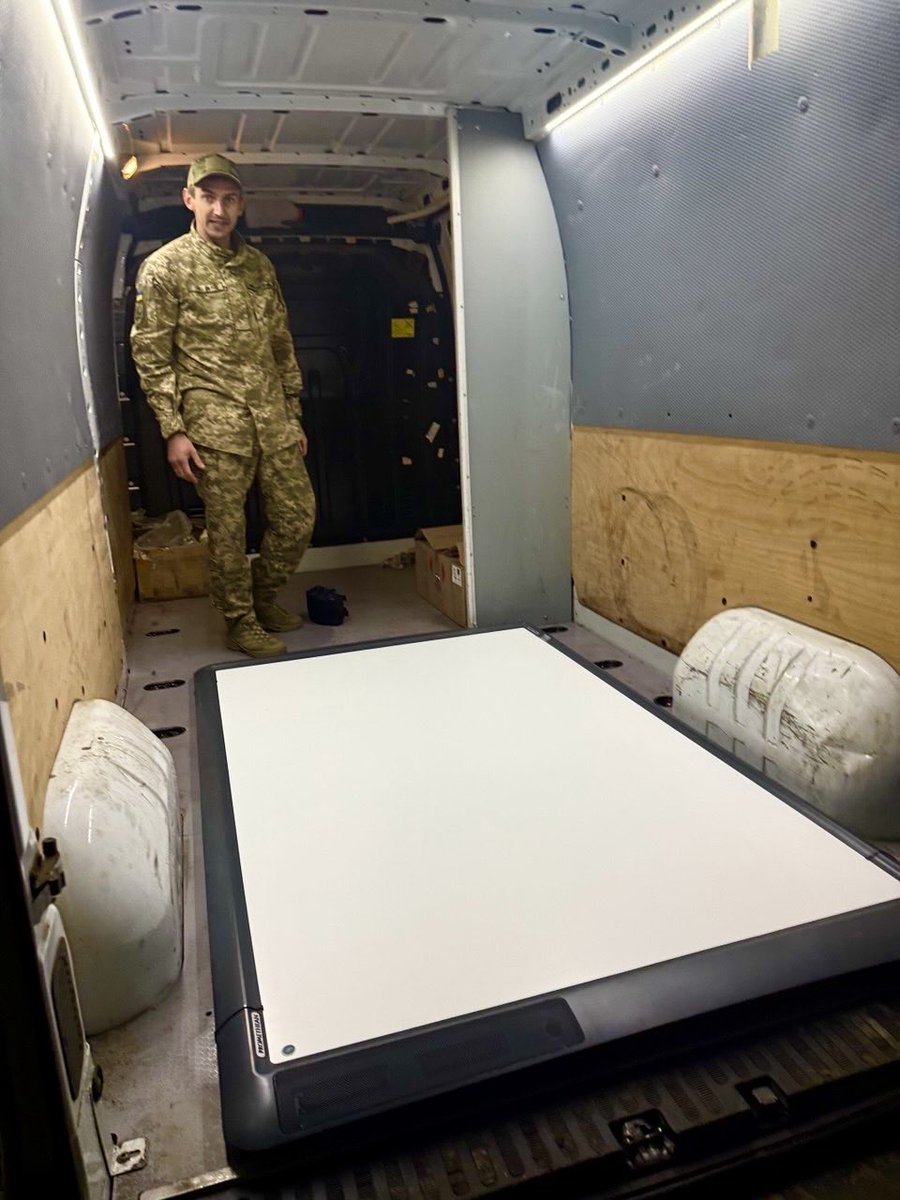 We handed over a projector with an interactive whiteboard to the <a href="/RAROG24/">427 окремий полк безпілотних систем РАРОГ</a> 🇺🇦. We are happy to be of service to these true Heroes! Thank you for protection 🫂.
We are very grateful to our friend <a href="/JRiele1/">JtR✊🏻</a> for this assistance 🇺🇦🤝🇳🇱. Together to Victory✊! 
Linktr.ee/angelsfront.ua