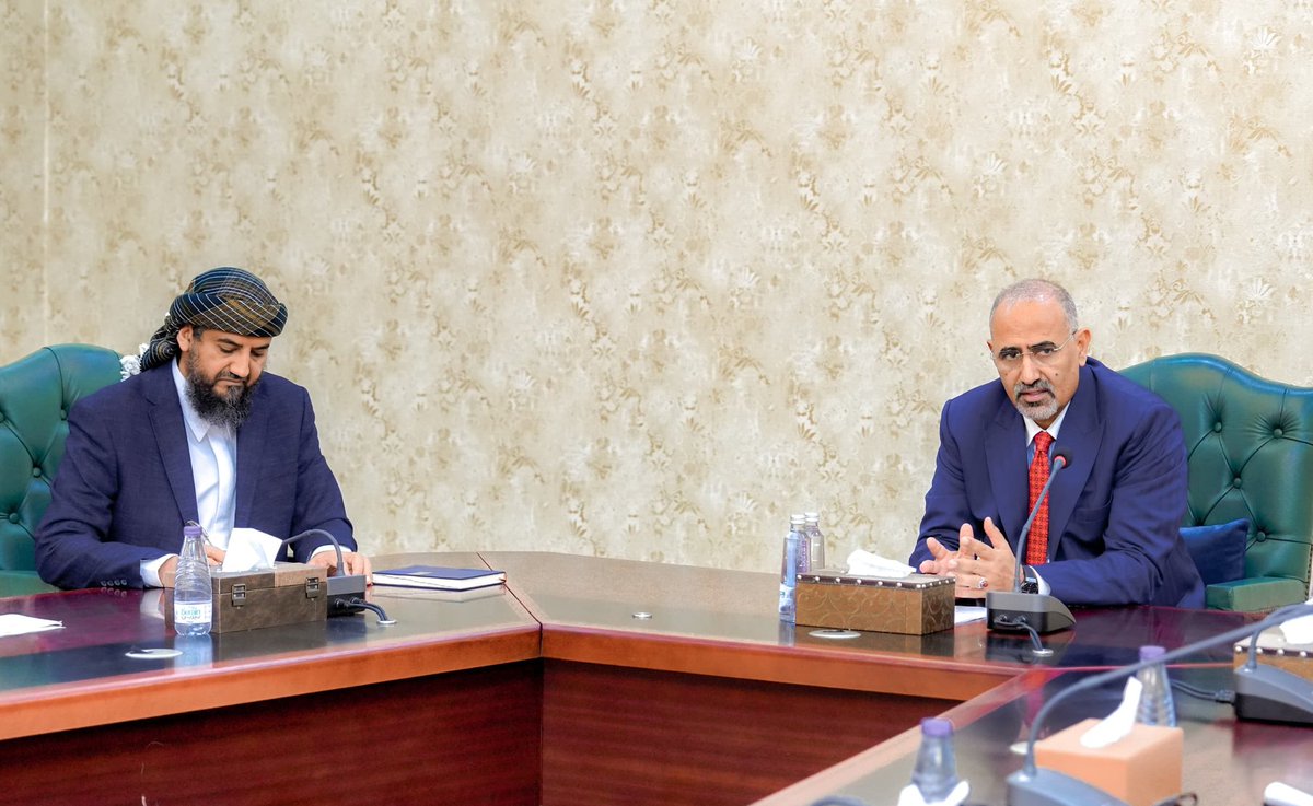 SPresidentmedia's tweet photo. القيادة التنفيذية العليا تؤكد مواصلة جهود تنفيذ خطة الإصلاح والتعافي الاقتصادي

https://t.co/lKsDaGuYkH https://t.co/bTdJeWlUtN