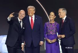 Fernand81915303's tweet photo. @pedroferriz3 @Claudiashein @RicardoBSalinas Por que le habria de dar un infarto?? pinche naco pelon homosexual https://t.co/Q15FjMjSiA