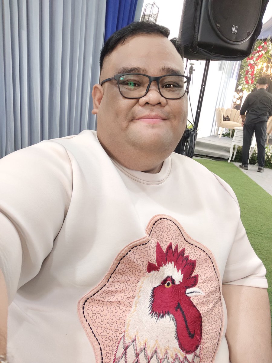 Bigtulus's tweet image. Mau percaya atau tidak, akan selalu ada manusia lain yg menunggu kehancuran kita.. 
Biarkan mereka dengan persepsi dan caranya.. 
Mari kita tetap jadi sisi terbaik dari diri kita...
Yakinlah tidak akan ada yg tertukar.. 
🎤🎤❤❤❤