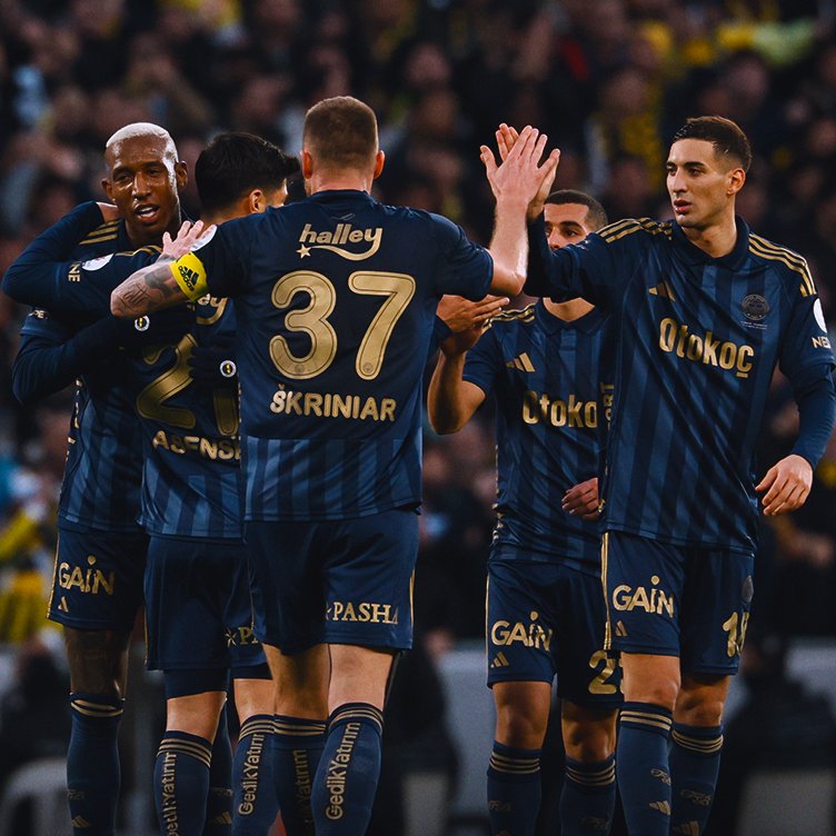 Fenerbahçe'de Domenico Tedesco'dan takıma mesaj: "Yol uzun"