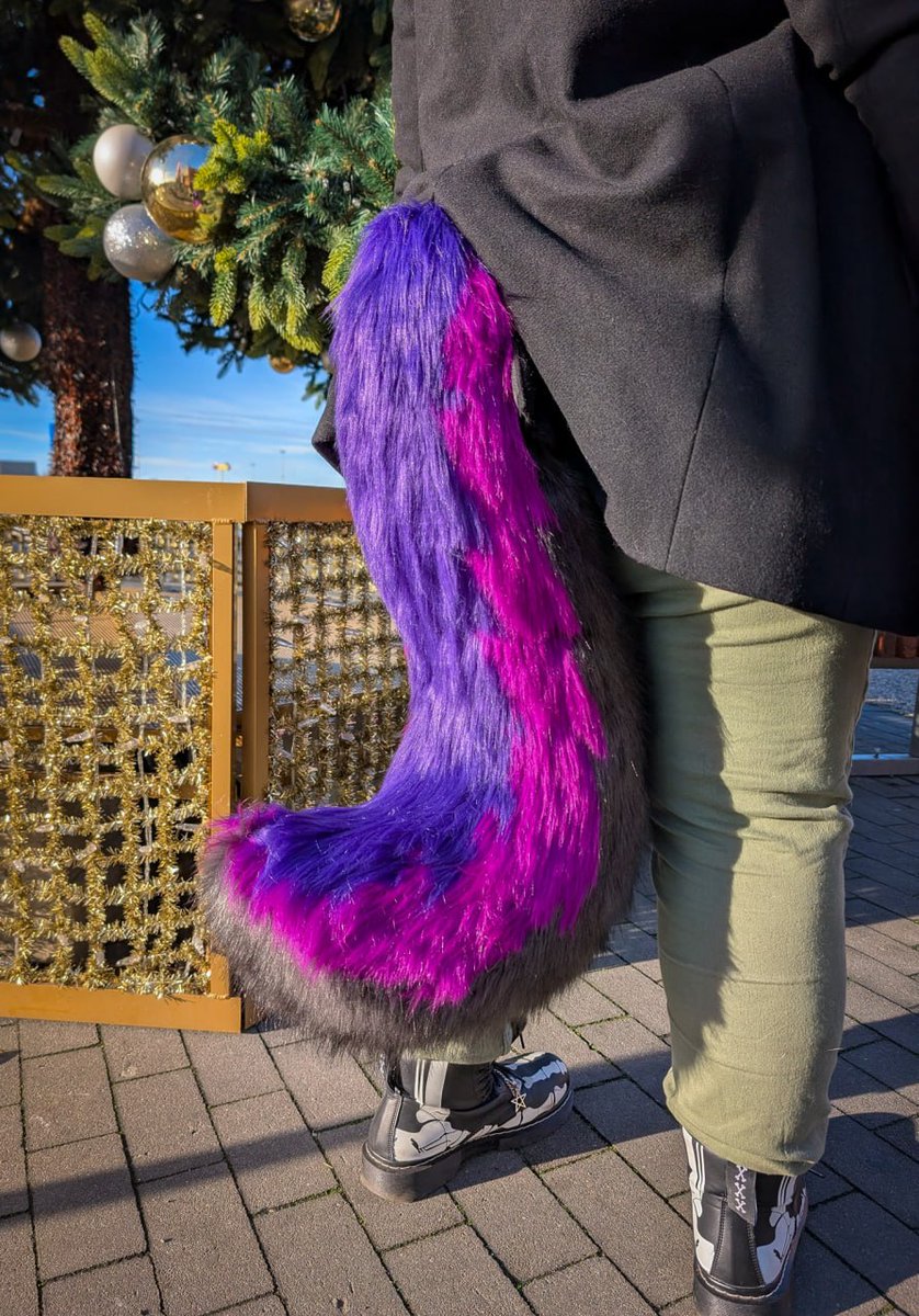 MakeYourTail's tweet photo. No snow here — just lots of Christmas decorations! 🎄 Do you have snow where you are? We can’t promise a white Christmas, but if you order a tail, we can promise it will ship within 6 weeks 😊

Let us know what do you think! https://t.co/rCMqPO2vWE