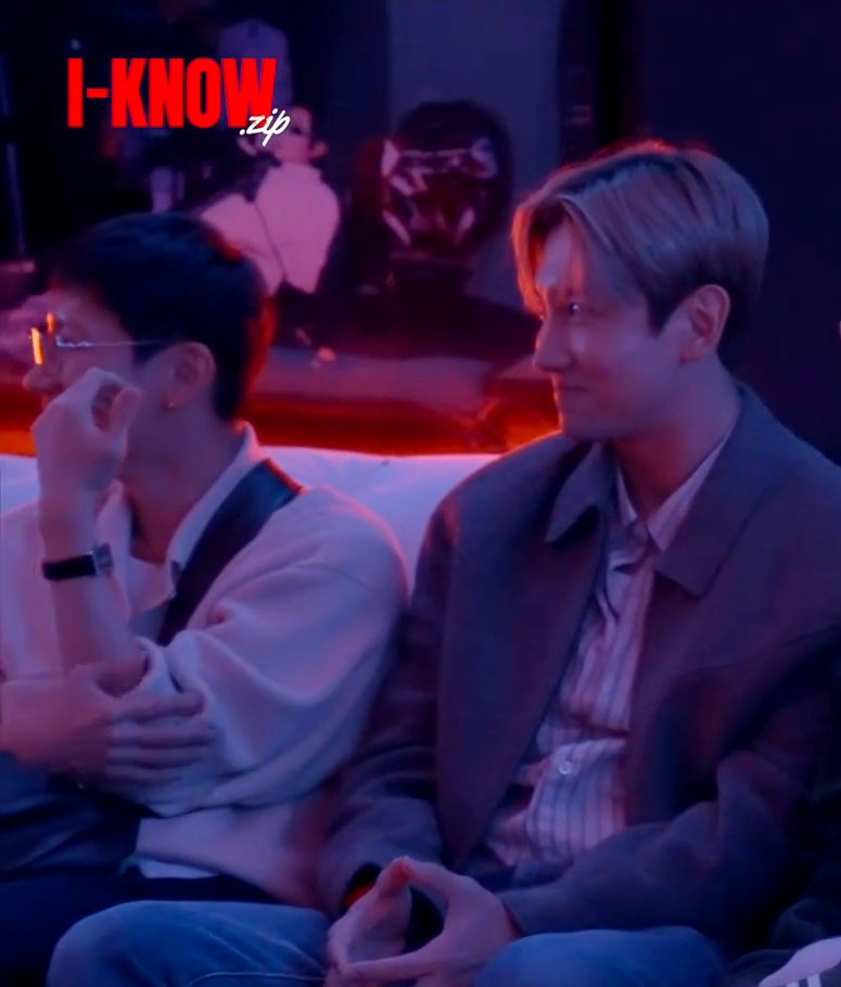 faiyx03's tweet image. ยัยเตนล์ในคลิปพี่ยุนโฮ นั่งกะฮโยกะชางมินเลย