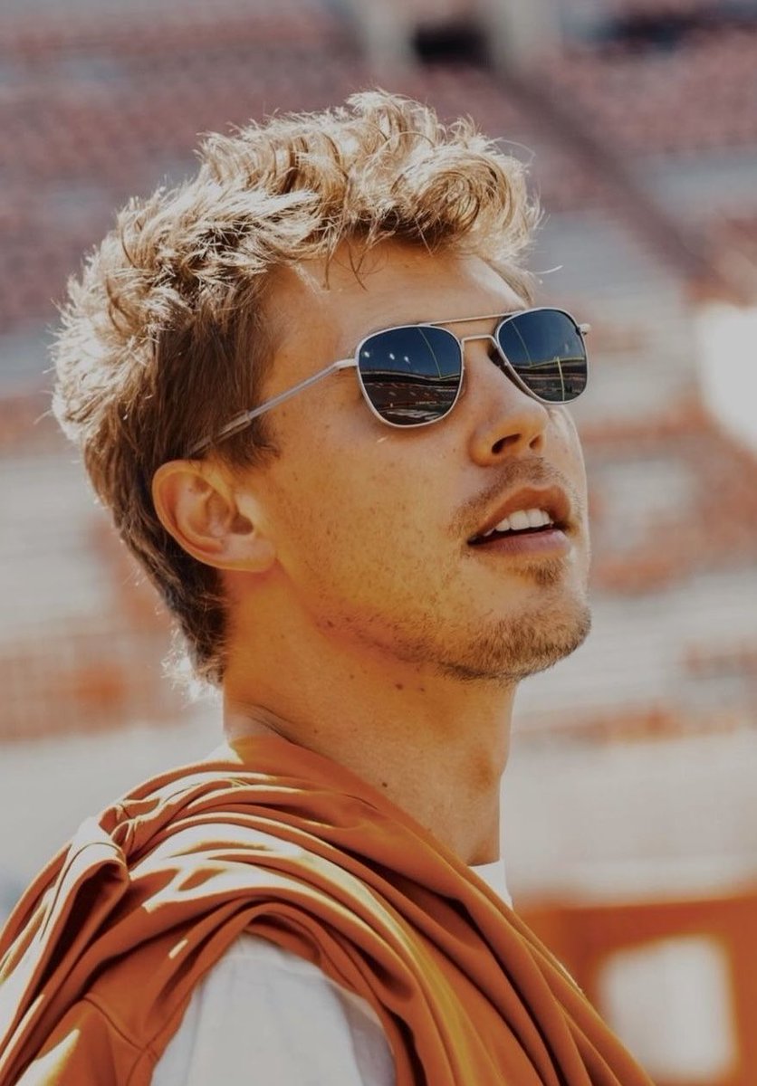 butlersgale's tweet photo. i lost my mind over Austin Butler 😭🙈 https://t.co/zzW2utgixj
