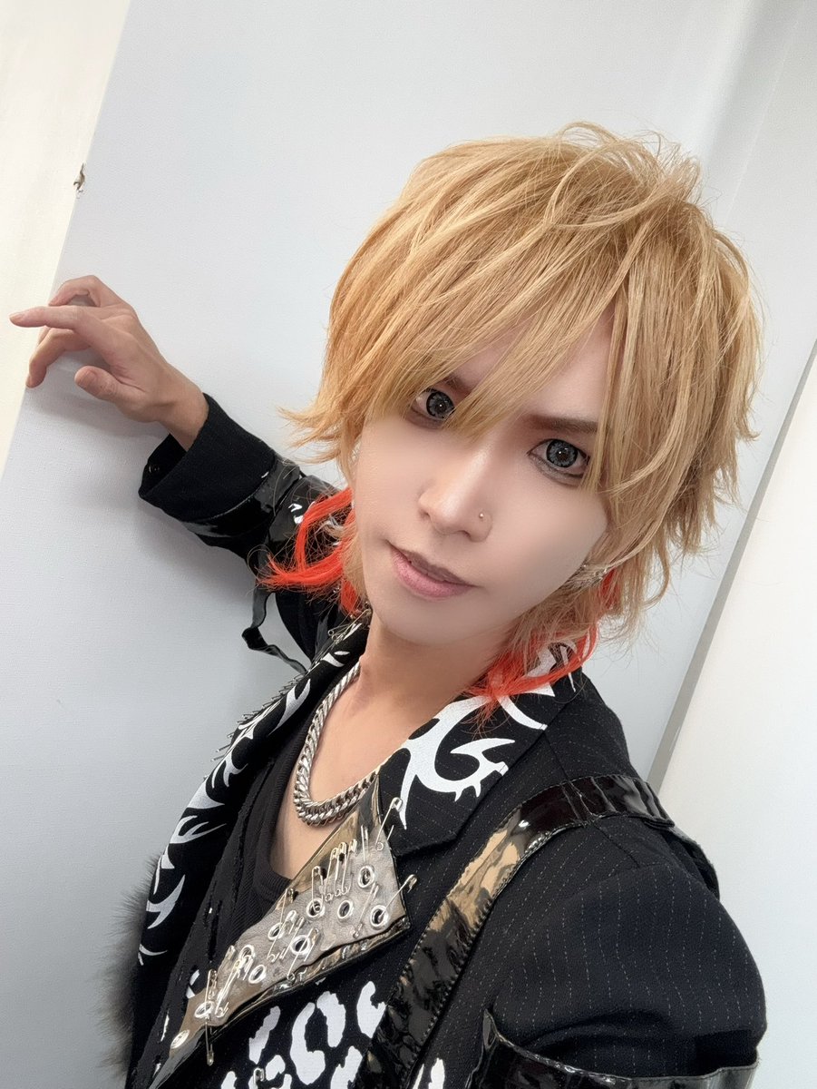 Royz ONEMAN TOUR 『-二〇二五御礼行脚-「幻影都市で君と生きる