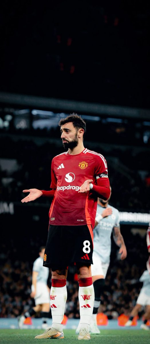 What does Bruno Fernandez have over Szobozlai?