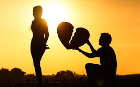 GustavoAdolf_'s tweet image. "Las personas con un gran corazón casi siempre tienen mala suerte en una relación. Y no es porque no sepan amar, sino porque aman de más, les sobra el amor.
Se entregan sin límites, perdonan sin condiciones y creen que todos sienten con la misma pureza con la que ellas sienten.…