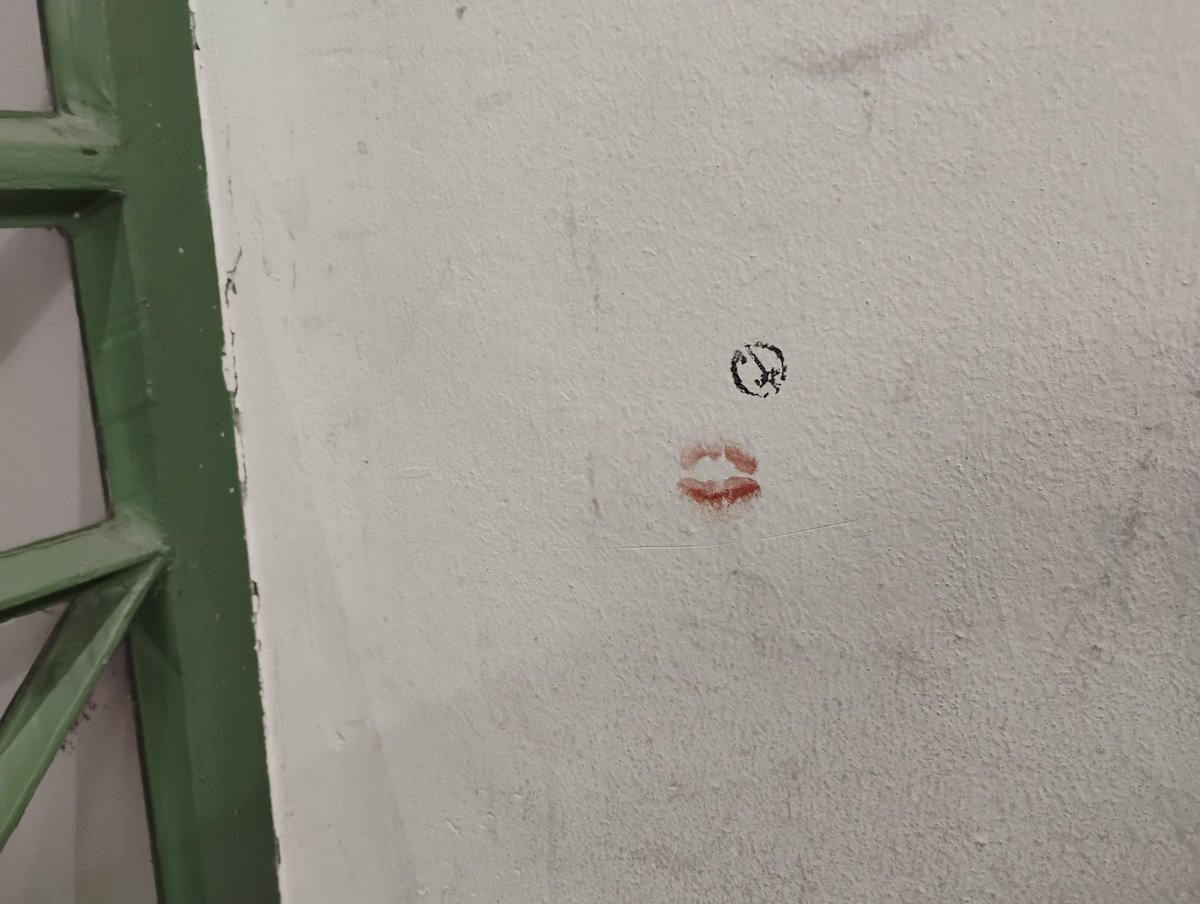 GLancereau's tweet image. Кокетство