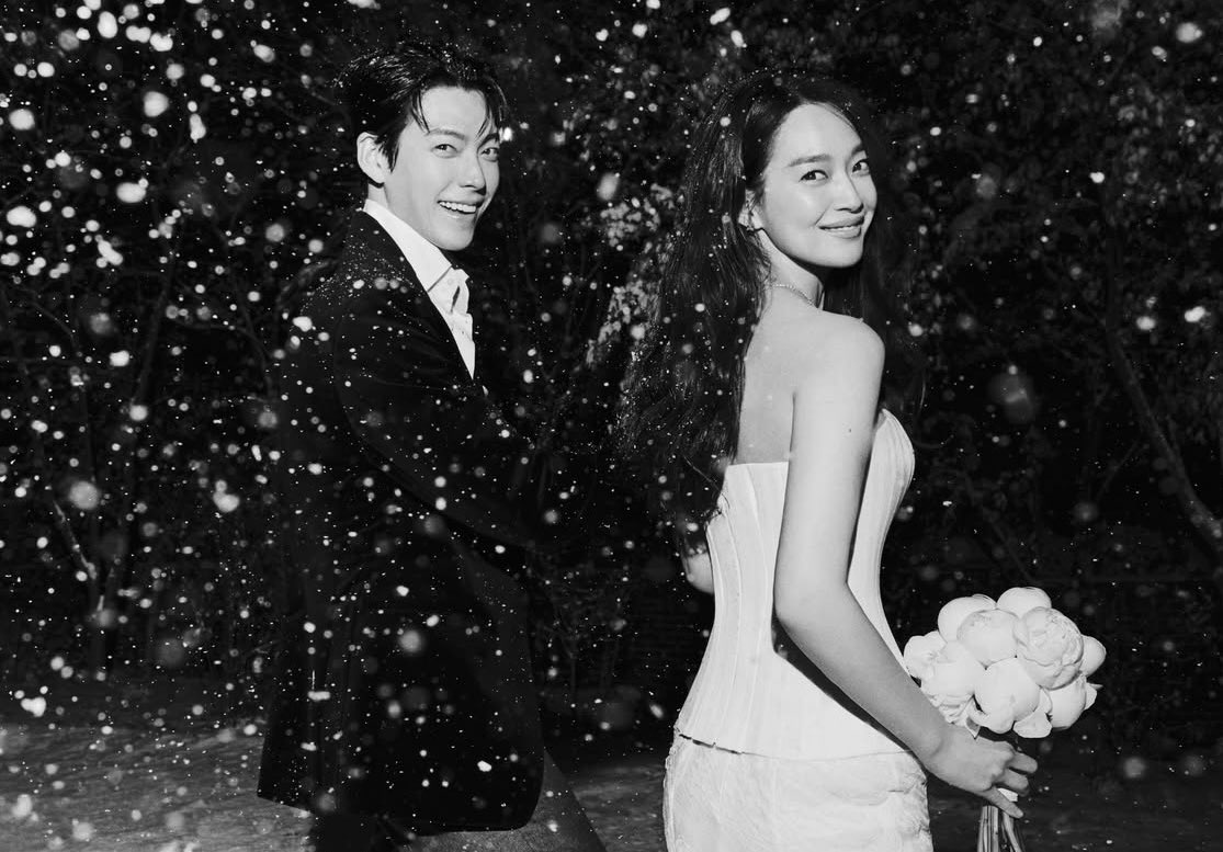Won Bin 💍 Lee Na Young
Hyun Bin 💍 Son Ye Jin
Kim Woo Bin 💍 Shin Min Ah

Our fave "Bins" are now ALL MARRIED! 🤧❤️ 

#WonBin #LeeNaYoung 
#HyunBin #SonYeJin
#KimWooBin #ShinMinAh