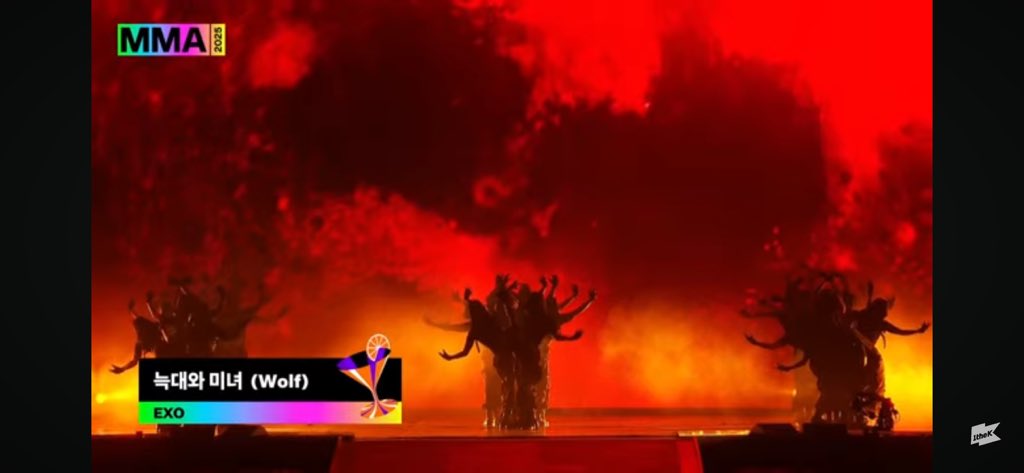 EXO’S CONCEPT IS ALWASY ON FIRE🔥🔥🔥🔥

EXO THE MOMENT
#EXO_MMA2025 
#엑소_2025멜론뮤직어워드