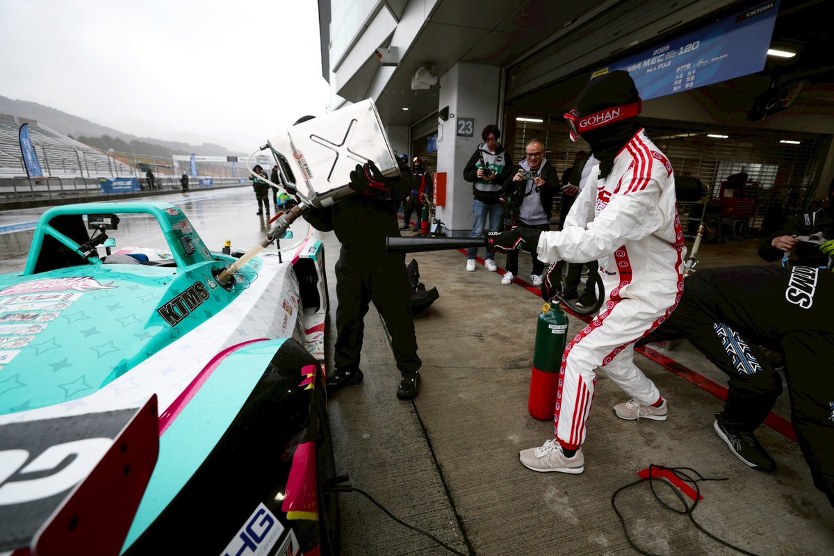 荒井 つかさ tweet media