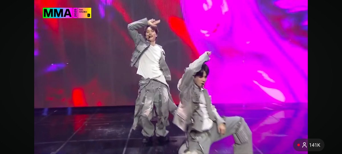 ℓ𝐨𝐞𝐲. ✿🌌 tweet media