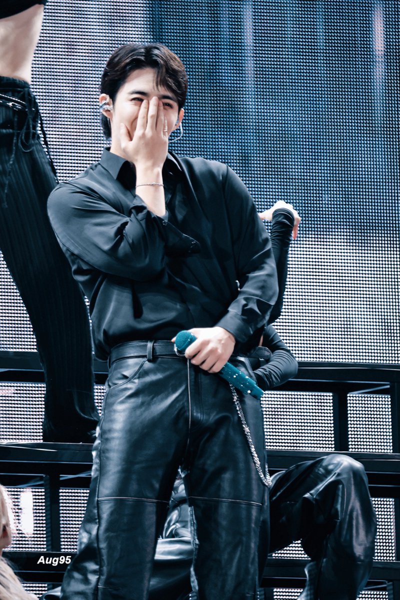 His face after my other lips kissed him back 😗