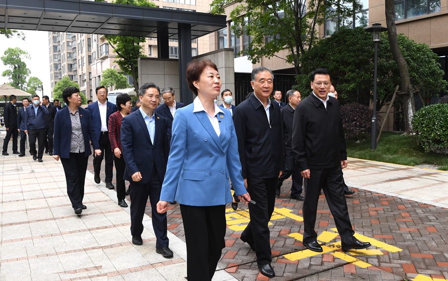 中規中矩 tweet media