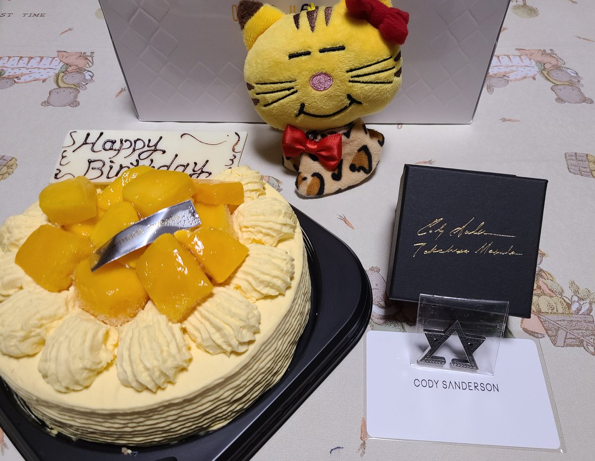 やっと届いた⭐！！！宝物✨ 娘からもらったBIRTHDAYケーキ🎂 毎年