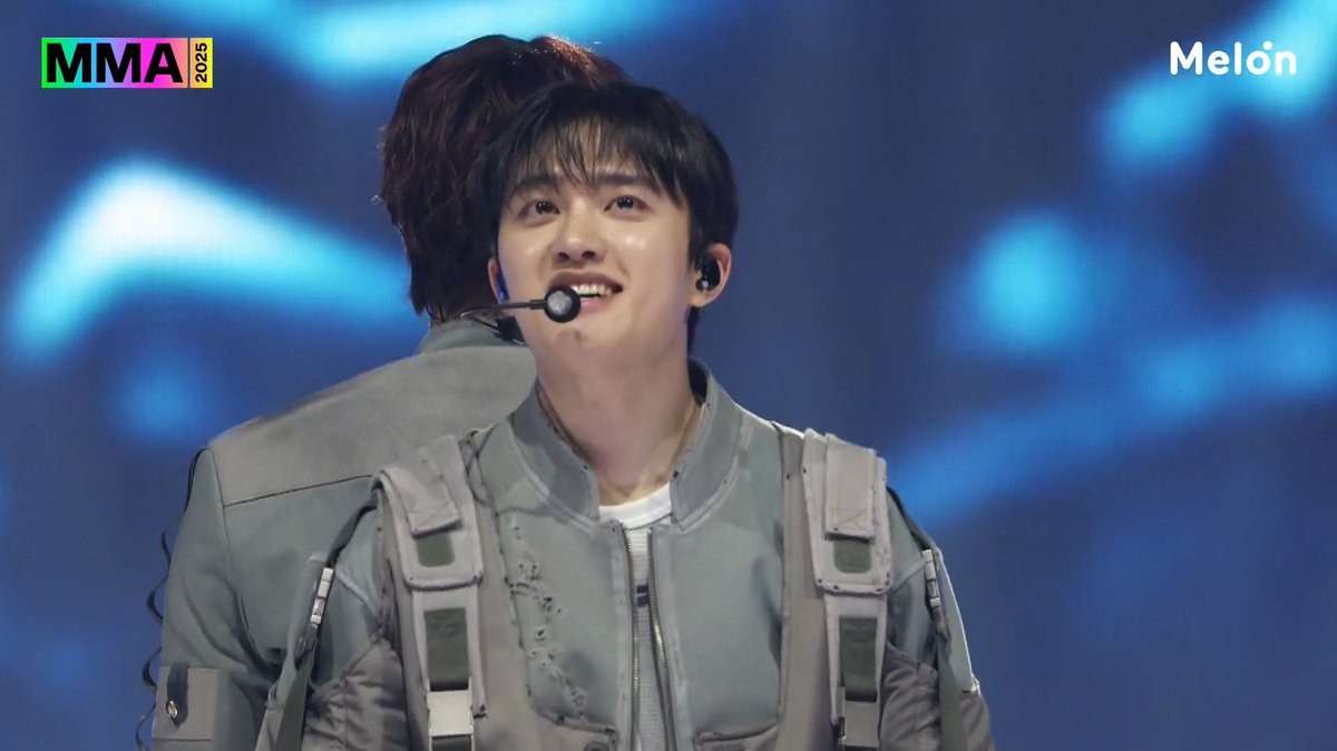 bbyzzisoo's tweet photo. Kyungsoo’s smile🥹. His eyes is sparkling✨ https://t.co/IK7i0kx38r