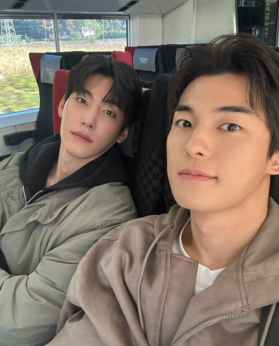 odslvr's tweet image. the concept of bl actors hanging out together years after their show ended