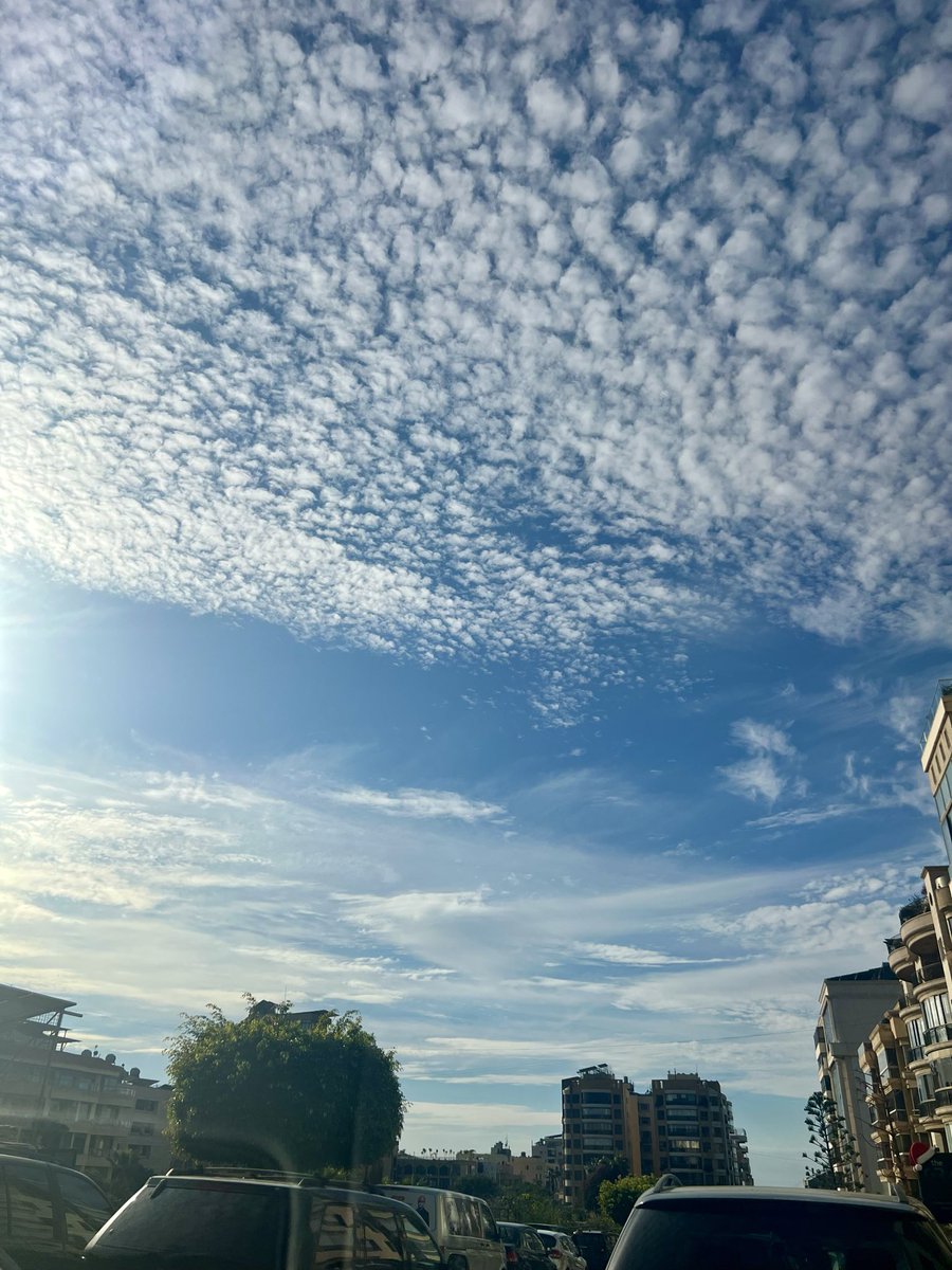 قدي حلوة السما اليوم 
بس صوت ال mk ملعلع فيها 😱