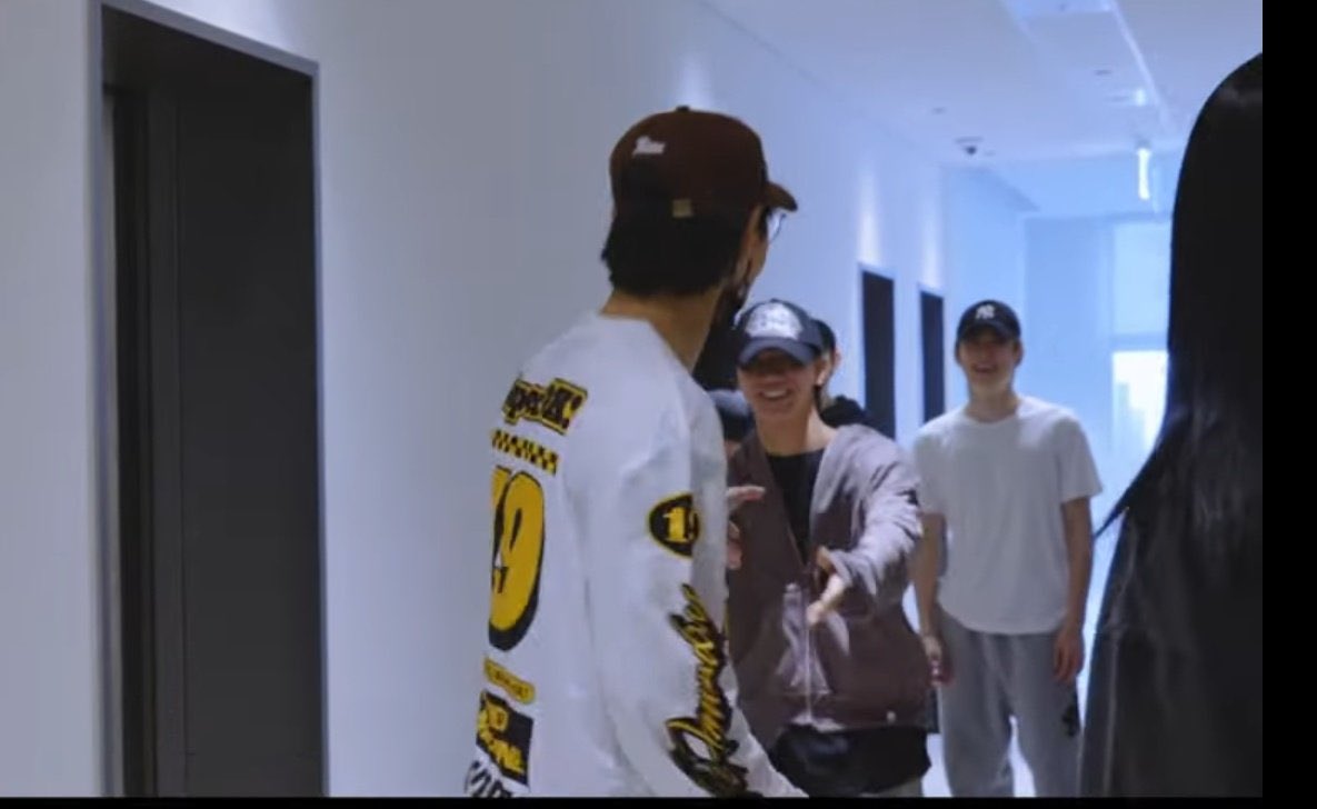 olalacool's tweet image. เมื่อก่อนขึ้นชื่อเรื่องเจอเตนล์ในคลิปเบื้องหลังของรุ่นพี่ในค่ายมากๆๆ ผ่านมาตั้งหลายปี ปัจจุบันนี้ก็ยังเป็นอยู่ เค้ายังเคารพ ตามซัพ ตามเชียร์ และยังเป็นที่เอ็นดูของรุ่นพี่อยู่เหมือนเดิม เป็นคนที่รักษาความส้มพันธ์เก่งมากๆๆๆๆๆ