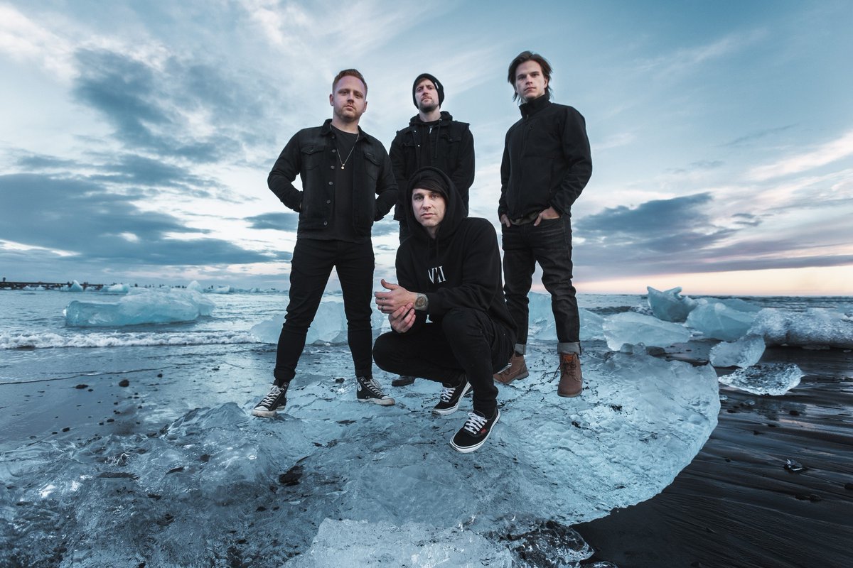 INSANEBLOG1's tweet photo. BLESSTHEFALL Deliver Relentless Energy On “Cutthroat” Live In Phoenix
https://t.co/2NryX59qAT #metalcore #blessthefall https://t.co/yyZZEpoFSs