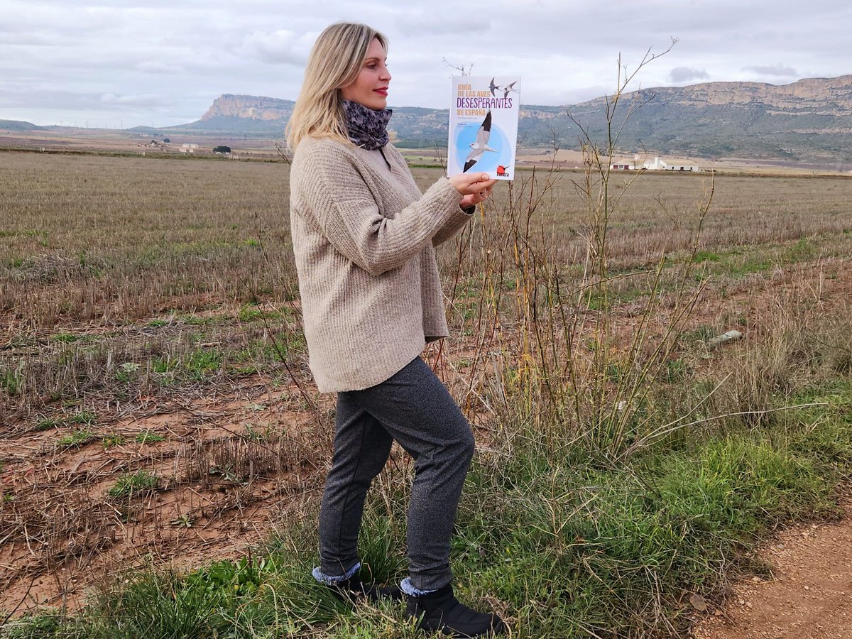 Buscando aves esteparias con la GUÍA DE LAS AVES DESESPERANTES DE ESPAÑA de tundraediciones.es
