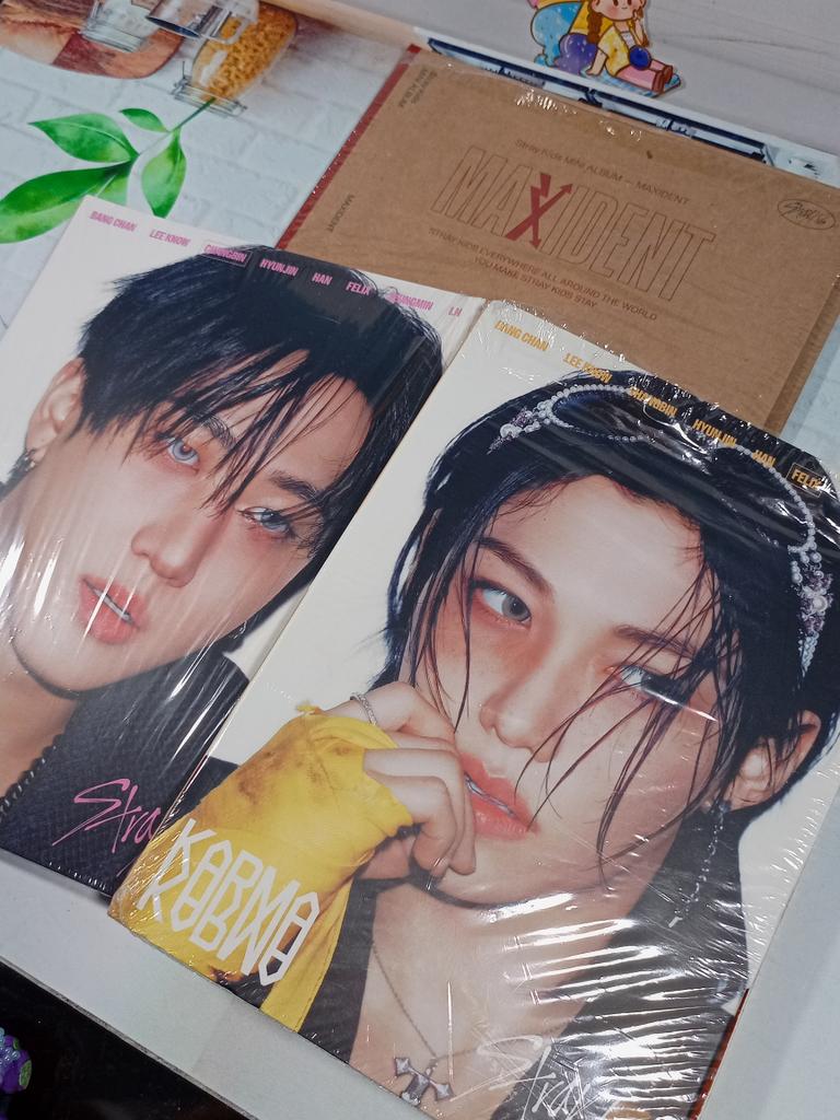 Becuk aku pke dress kuning yaw
Album only nya kalau mau minta sj