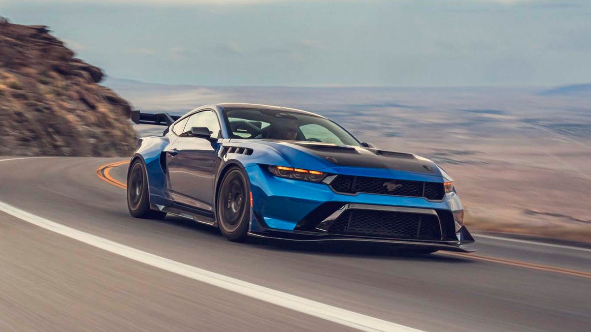 MightyMotorsYT's tweet photo. But if you're going to do it, do it right. I get it, you're riding the pony, but you're playing in territory you don't belong in, and i get it, the Corvette doesn't deserve to be compared to it, but you did it, you went back and proved your point, let's get a V8 in the GT https://t.co/DTO5pXKcIt