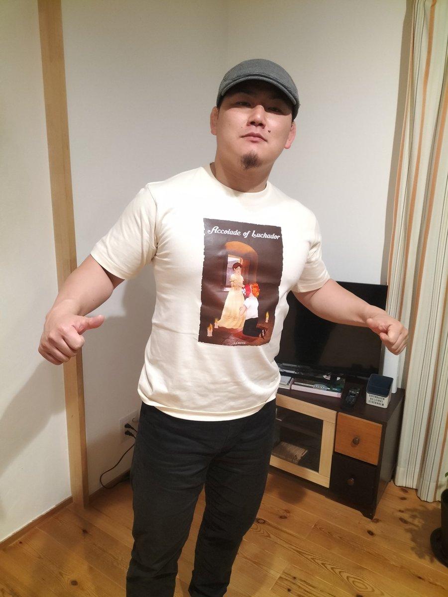 SYUN_dropkick's tweet photo. 今日は1日お気に入りの@LaMistica_shopさんのTシャツでお出かけ✨

夜は息子が絶賛する『中華そば こうた』へ✨

今日は2週間ぶりの家ということもあってかワンちゃんもべったり😍

こんなのんびりできるってえぇなぁ😍
#DROPKICK
#駿之介
#LaMistica
#プロレスアパレルブランド
#中華そばこうた https://t.co/R8tqS2QlVw