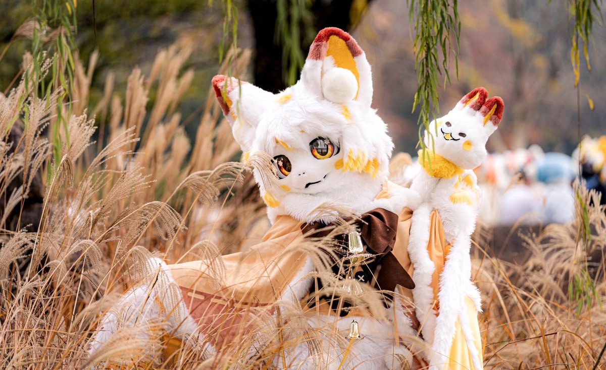 新的小蝙蝠~叫雪穗  ゆきほ（Yukiho）
很适合秋天的氛围~
🪡：<a href="/SymphonTail/">SymphonTail</a>
#fursuit #fursuitmaker #SymphonTail