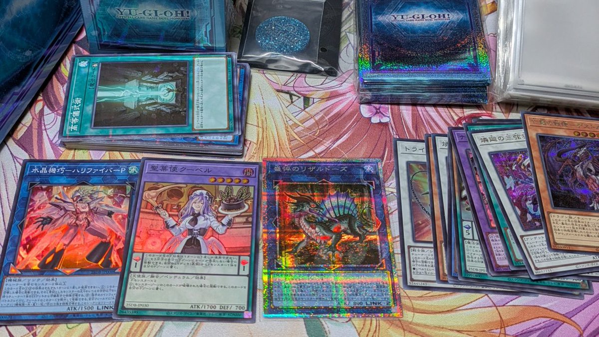 プリズマティックサモンボックス（年末箱）開封！
リンク箱だった。
MALICEの使い魔みたいなやつのプリシクだったよ。