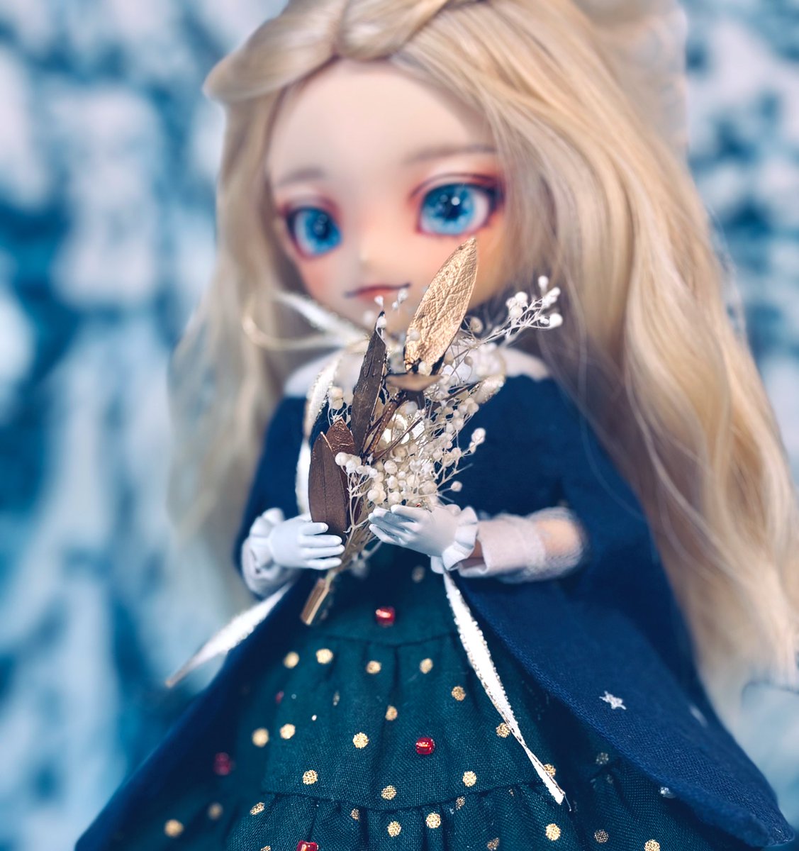 帰宅したらしま様（<a href="/ice9forDolls/">しま*ice9forDolls</a> ）のフリル手袋が届いてました！　ありがとうございます。家族がちょうどいない日なので早速装着。えへへお嬢様みたいで素敵だしあったかいね〜☺️
#ice9forDolls