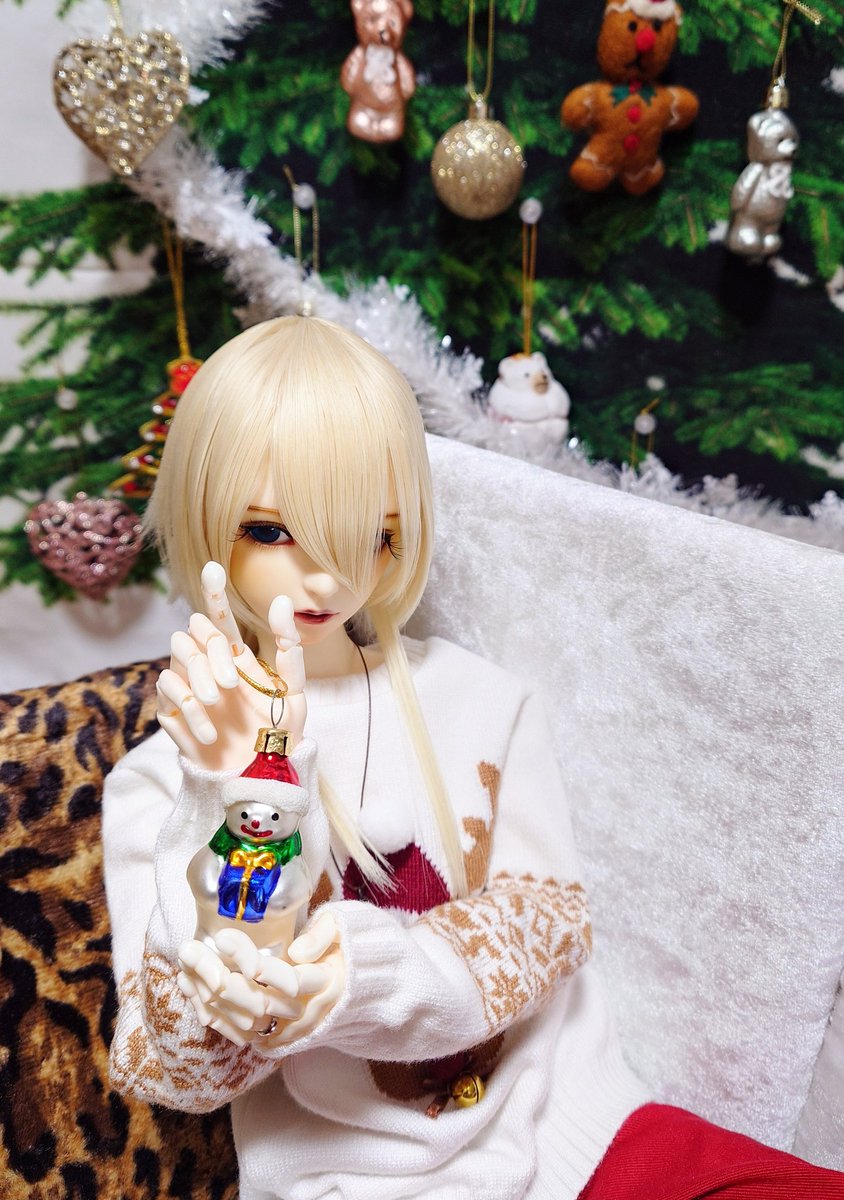 クリスマスマーケットで買ってきたオーナメント☃️

薄い金属製かと思ったら
薄ガラスで出来てるんだそうな❄

毎年クリマで気に入ったオーナメント1つだけ厳選して買うのが楽しみ🥰

#AsleepEidolon