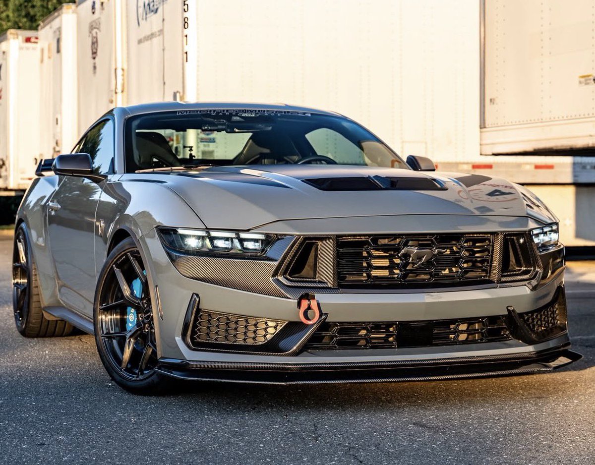 Mustang Dark Horse HP