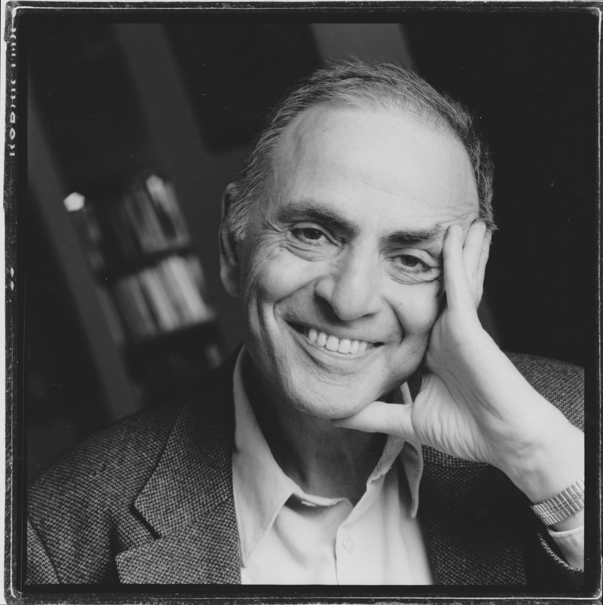 carlsagandotcom's tweet image. As our thoughts turn to Carl Sagan on the 29th anniversary of his death, let’s remember the words, more apt than ever, from an essay that he and Ann Druyan wrote in 1988, addressed to newly elected President George H. W. Bush entitled “Give Us Hope.” 

“Let's stop talking about…