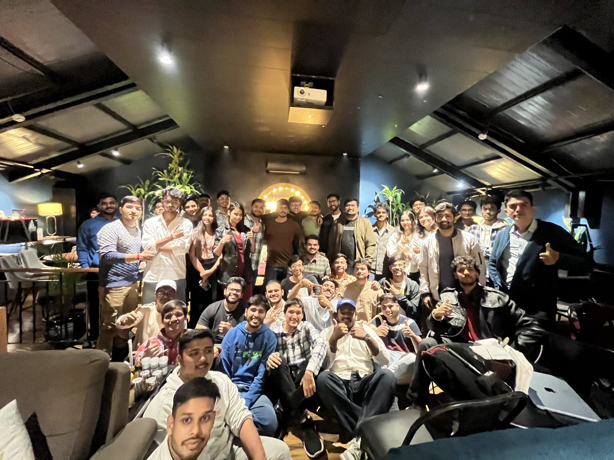 TUSHARPASI1's tweet photo. Base System Update Launch Party-Vodadora it was soo banger 🚀

@earnfirstdollar from the  @base app

Alot of Creators,Builders and Newbie’s came to the event.

Thanks Vadodara for being super Based.

#BasedInIndia #basedvadodara https://t.co/fRFjF3KMFU