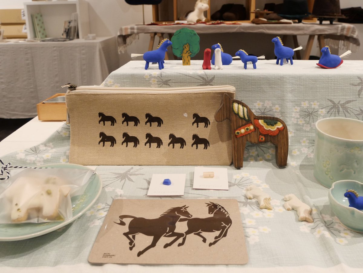 明日21日 最終日🐎

□ 12/17(水)〜12/21(日)
21日 11:00〜17:00
ギャラリー企画展
gallop

来年の干支「馬」をテーマにした
グループ展
馬たちが並ぶ景色も結びへと向かいます

SPACE KOH（西武柳沢駅 南口徒歩1分）
#gallop
#西武柳沢
#SPACEKOH