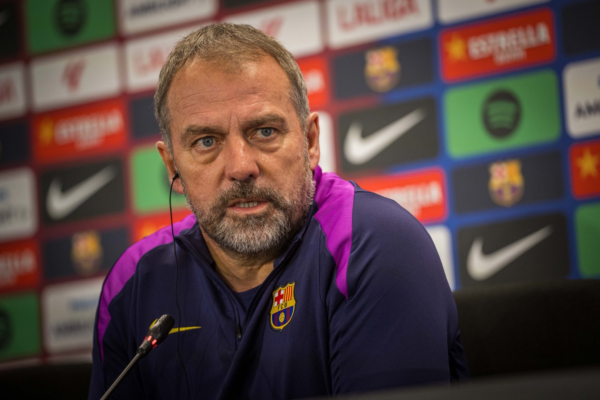 هانزي فليك يعلن غياب بيدري عن مواجهة #فياريال 