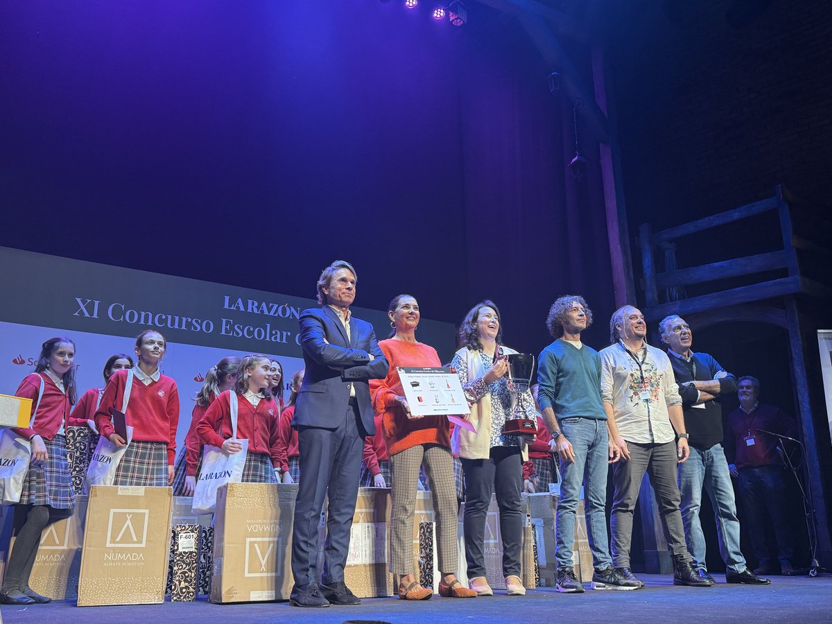 <a href="/concepcionistaE/">Colegio Concepcionistas Escorial</a> <a href="/ColegiosLogos/">Logos Nursery and International School</a> <a href="/tiempobrasero/">Tutiempo</a> <a href="/cscrosales/">Sagrado Corazón Rosales</a> 🎄🎶  #ConcursoVillancicosLR  | Y así queda la clasificación final:  

1º Colegio  Sagrado Corazón de Jesús Rosales (<a href="/cscrosales/">Sagrado Corazón Rosales</a>)
2º Colegio Inmaculada Concepción de San Lorenzo de El Escorial (<a href="/concepcionistaE/">Colegio Concepcionistas Escorial</a>)
3º Colegio CEIPS Adolfo Suarez
4º Colegio Menor Nuestra Señora de