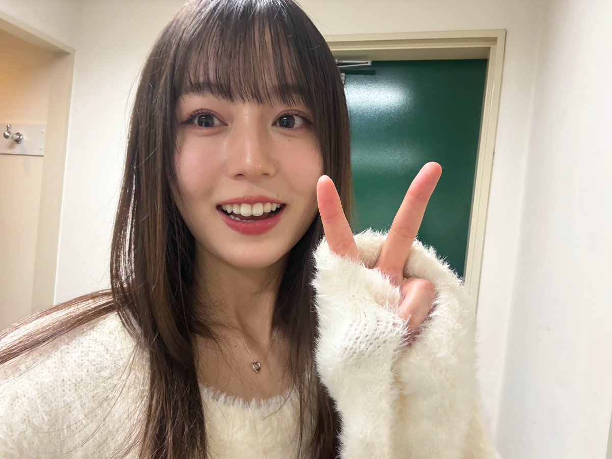 yua_sard's tweet photo. こんばんは。
本日！ONLINE Fan Meeting🧣🐦‍🔥💥🍎🍒🍓
楽しい時間をありがとうございました‼︎

そしてっ！！
ライブツアー2026が決定しましたよおおお！
来年も皆さんと共に！！！
よろしくお願いいたします❤️‍🔥 https://t.co/prFNBdpw1E
