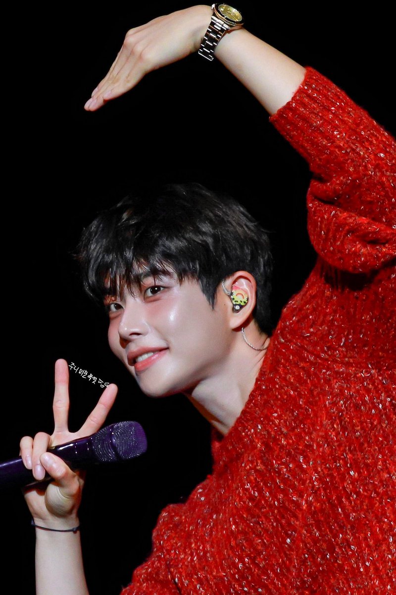 MJ__heart's tweet image. 251220 
MJ 1st FANMEETING IN JAPAN : White Christmas

명주니랑 네컷 찍을 사람~~~

(저요저요🙋🏻‍♀️🙋🏻‍♀️💕
#김명준 #엠제이 #MJ #아스트로 #ASTRO